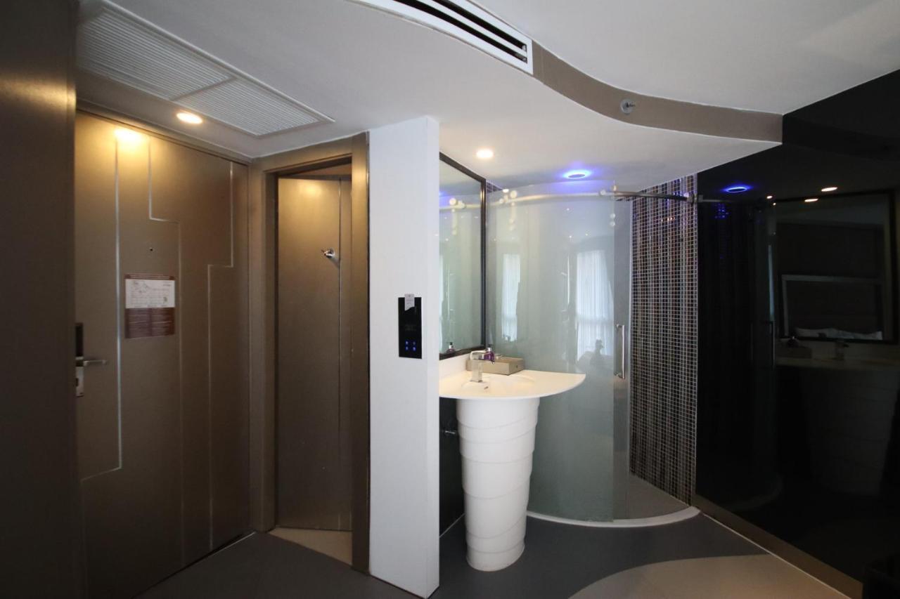 Azure Hotel Pattaya Bagian luar foto