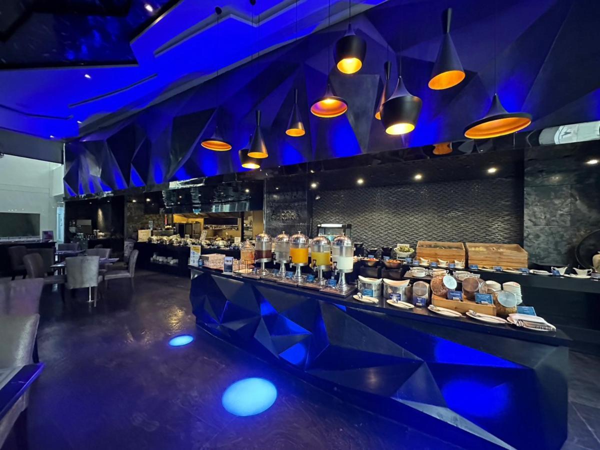 Azure Hotel Pattaya Bagian luar foto